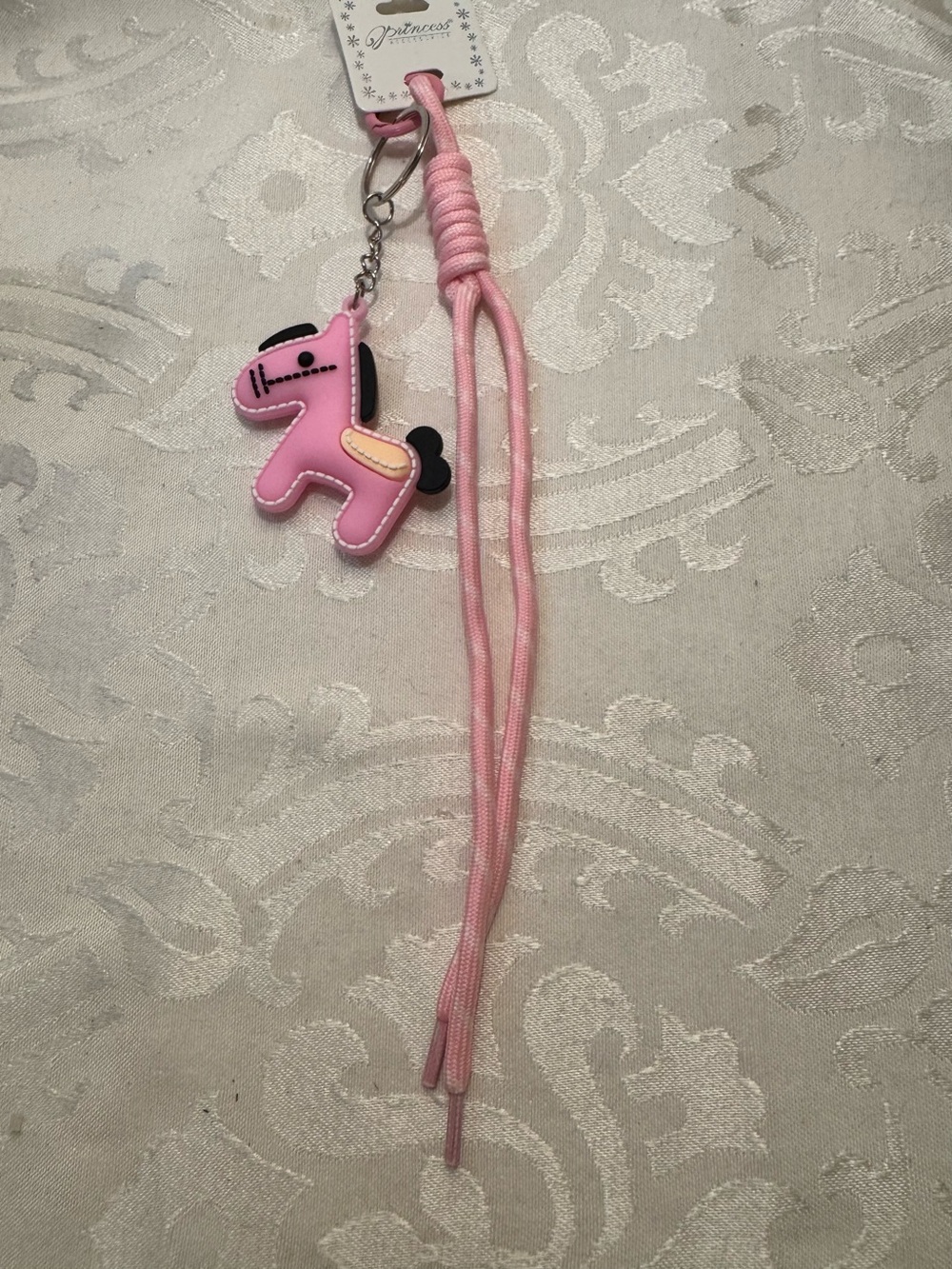 New Princess Accessories Pink Silicone Horse Shoelace Keychain bag charm